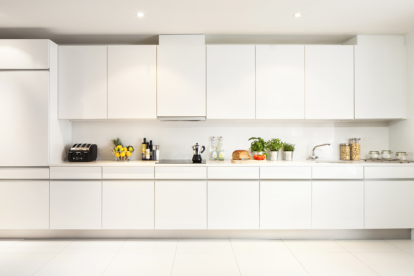 A white clean kitchen